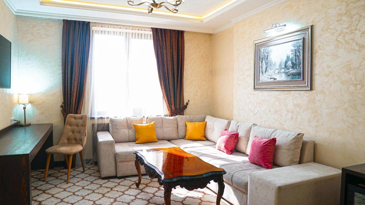 Royal Grand Hotel, Turkistan المظهر الخارجي الصورة